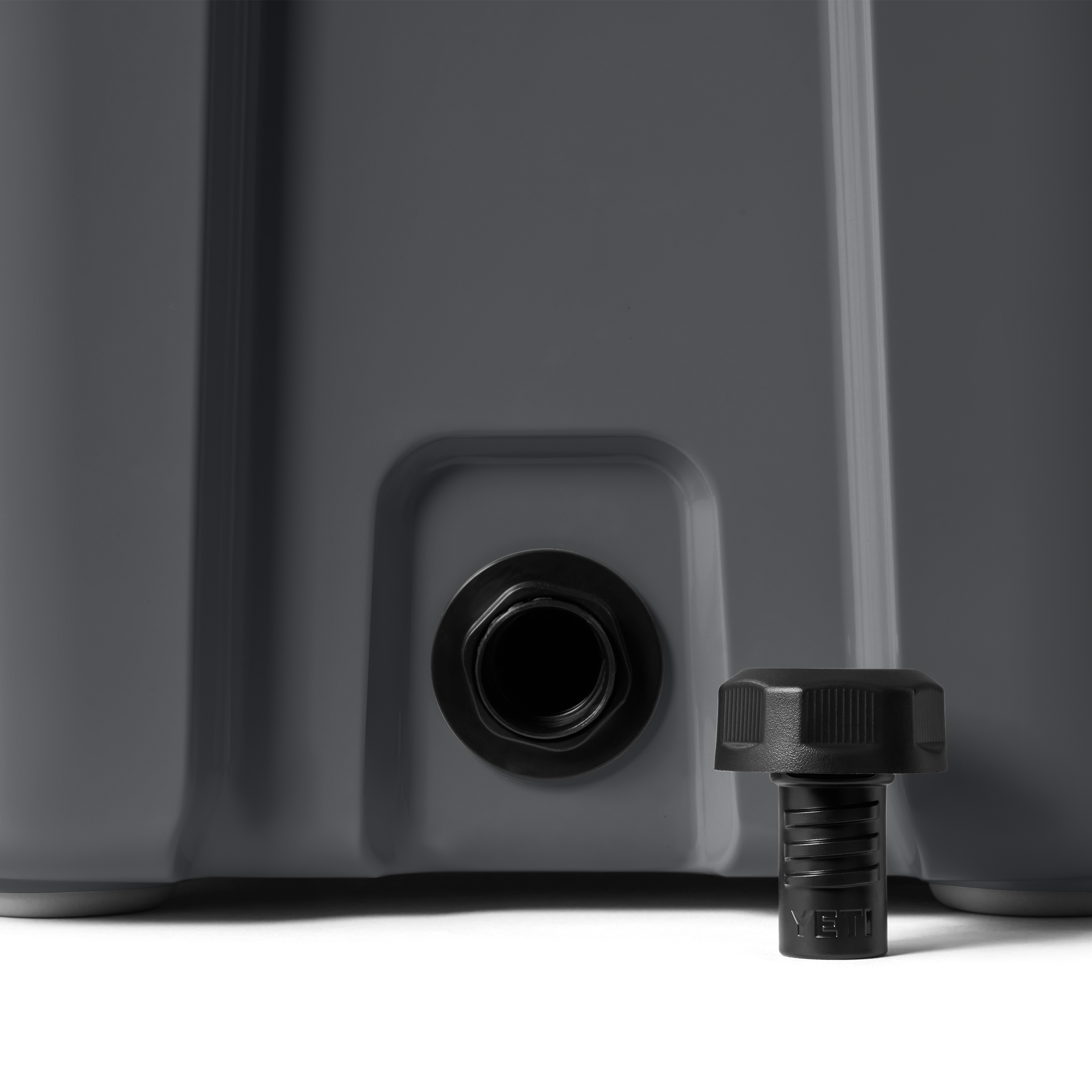 Roadie® 24 Cool Box - Image 8